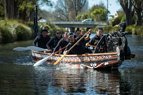 maori-waka-tour-avon-river-christchurch.jpg